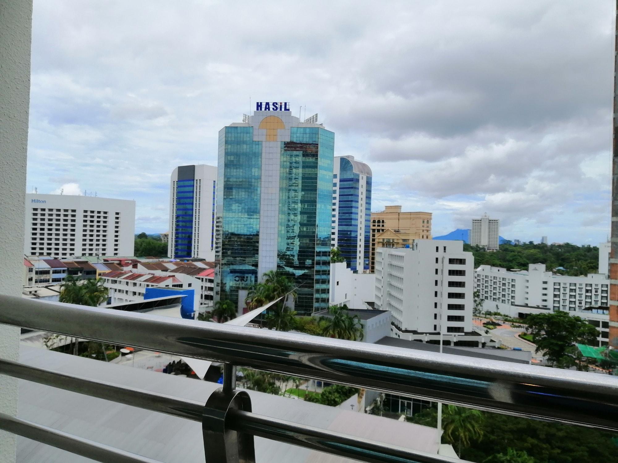 Stayinn Gateway Hotel Apartment Kuching Exterior photo